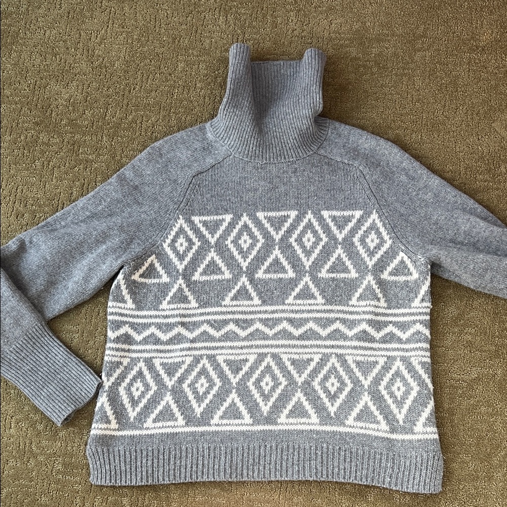 J Crew Gray and White Patterned Turtleneck Sweater